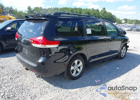 2011 Toyota Sienna Le V6 z USA, uszkodzony, nr VIN 5TDKK3DC8BS162418